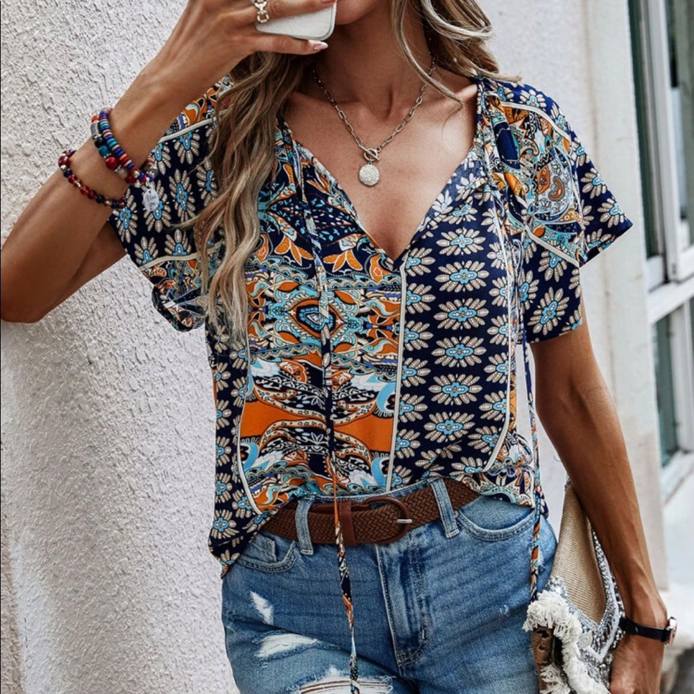 Navy blue floral print top - Picture 4 of 4